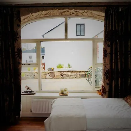 Cartron House Bed & Breakfast 3*