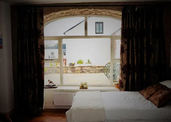 Cartron House Alojamento de Acomodação e Pequeno-almoço 3*